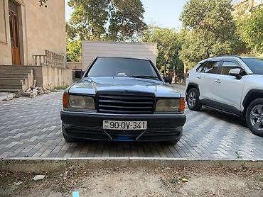 Mercedes-Benz 190-Series: 2 l | 1992 il Sedan