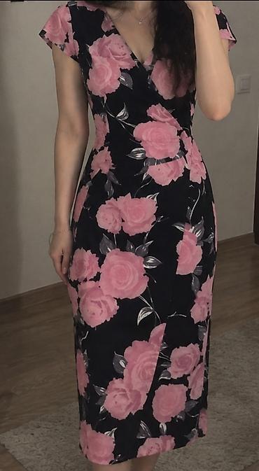 seksi ic geyimləri: Qadın paltarı – çiçək naxışlı, midi uzunluqda - Model: qələm kəsimli — 1