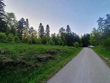 kuce na selu: Na prodaju plac 11.3 ari na Zlatiboru pored asfaltnog puta udaljenosti — 6