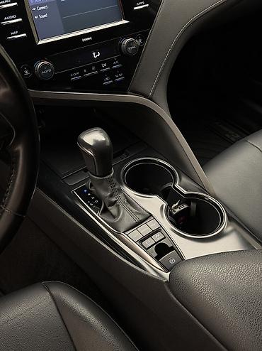 Toyota: Toyota Camry: 2020 г., 2.5 л, Вариатор, Гибрид, Седан — 8