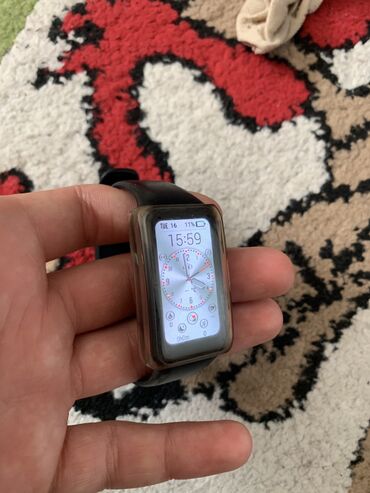 huawei p20 pro qiymeti: Huawei band 6 case qoruyucusu var cizilmir ustelik 2 cordon adapteri