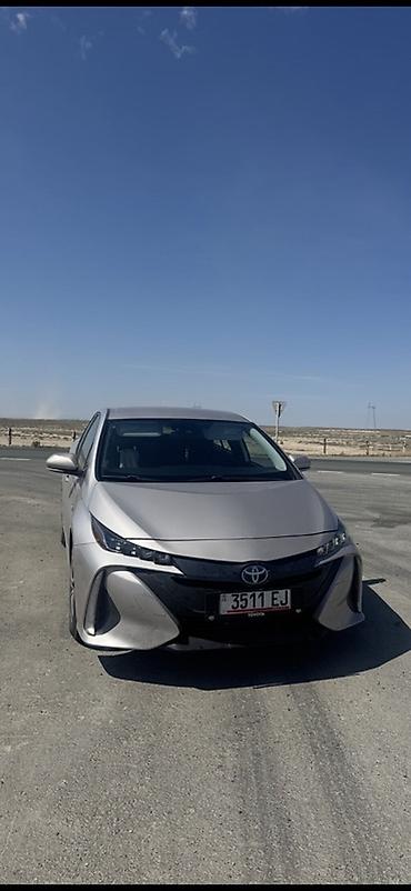 plug in hybrid: Toyota Prius: 2020 г., 1.8 л, Вариатор, Гибрид, Универсал — 1