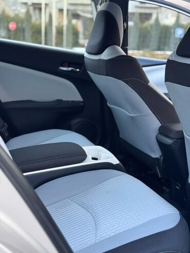 Toyota: Toyota Prius: 2018 г., Автомат, Гибрид, Седан — 8