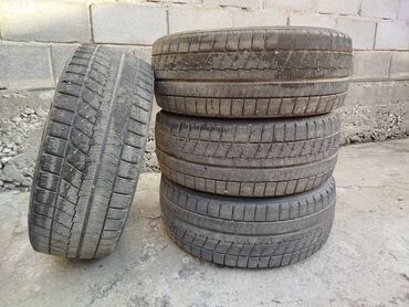 Шины: Шины 225 / 40 / R 18, Зима, Б/у, Комплект, Легковые, Япония, Bridgestone