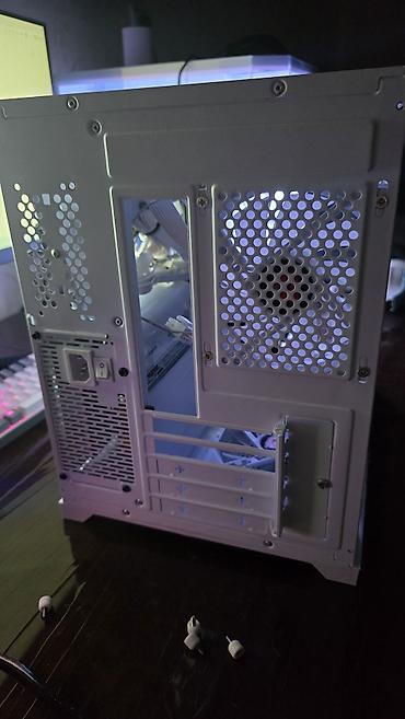 i7 4790k prosessor: Ağ rəngli Micro-ATX kompüter korpusu, mesh tipli ön panellə təchiz — 5