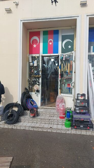 Kommersiya daşınmaz əmlakının satışı: Təcili Satılır!!!Sahə-13,2kv.15ildi 600azn aylıg icarə gətirir, Qeyri