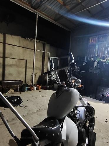 Мотоциклы: Bobber/Chopper üslubunda xüsusi yığılmış motosiklet Xüsusiyyətlər: - — 2