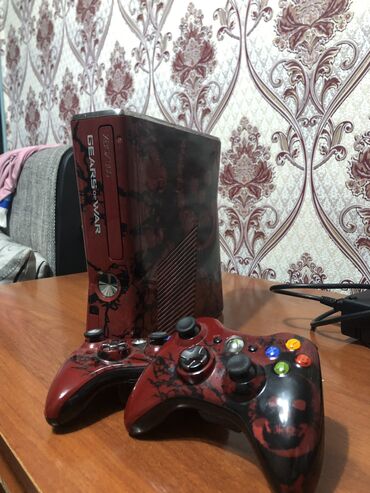 Xbox 360: Xbox 360 Gears of War ЭТО ЭКСКЛЮЗИВНАЯ ВЕРСИЯ!!! продаю икс