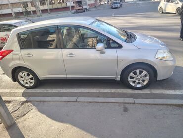 Nissan: Nissan Tiida hatchback - Kuzov: 5 qapılı hatchback, gümüşü rəng - — 1