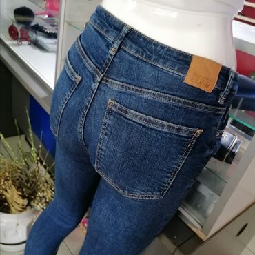 Farmerke: Farmerice jednom nošene
Vel 27
BUKVALNO nove — 8