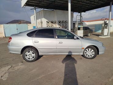 Toyota: Toyota Avensis: 2000 г., 1.8 л, Механика, Бензин, Хэтчбэк