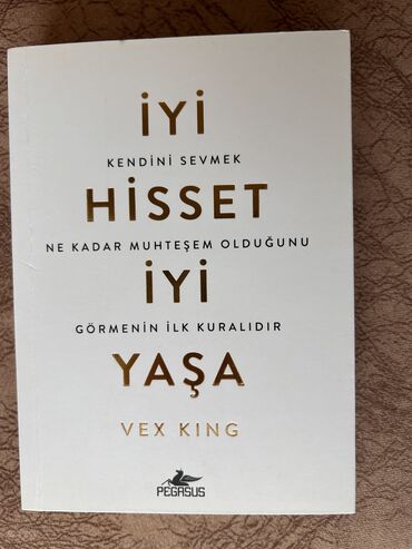 Bədii ədəbiyyat: Kitablar yeni kimidir. Qiymetler 4-8 manat arasi deyisir