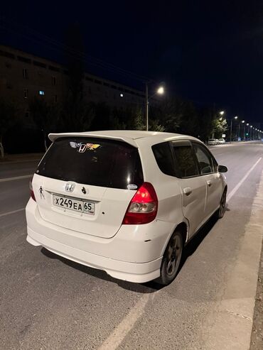 бу резина бишкек: Honda Fit (первое поколение), 5‑дверный хэтчбек, белый. Особенности и