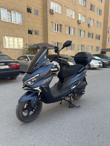 купить трехколесный мотороллер: Макси скутер Yamaha, 180 куб. см, Бензин, Новый