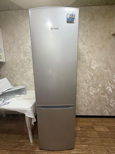Mikrodalğalı sobalar: İşlənmiş 2 qapılı Bosch Soyuducu Satılır, rəng - Boz