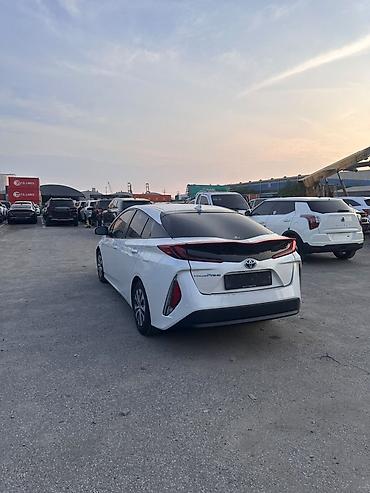 сиенна 2012: Toyota Prius: 2020 г., Гибрид, Лифтбек — 5