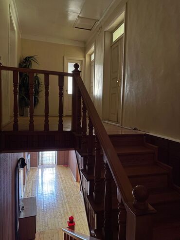 Həyət evləri və villaların satışı: 7 otaqlı, 200 kv. m, Orta təmir — 16
