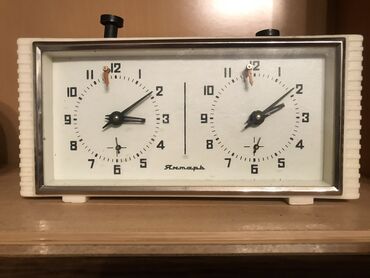 Часы для дома: Советские шахматные часы Янтарь. Цена 800 сом