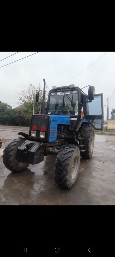 корейские шины в баку: Belarus 892 traktoru - 4x4 tam ötürücülü, güclü universal kənd