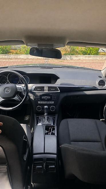 elentra 2012: Mercedes-Benz C-Class: 1.8 l | 2012 il Sedan — 6