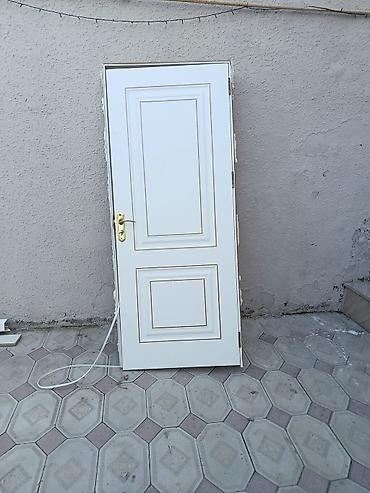 qapi ucun setkalar: Ağ rəngli otaq qapısı 3 ədəd var — 1