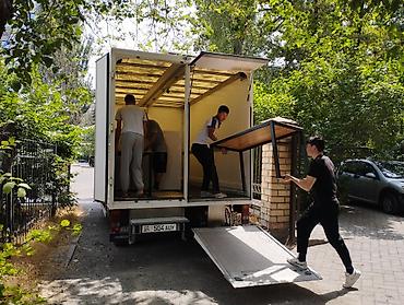 туп: Буйрутма берүү Мерседес жүк ташуучу спринтер, Эмерек ташуу, Жүк ташуучу жумушчусу менен — 3