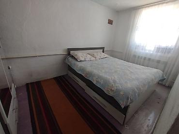 Продажа коттеджей и домов: Срочно продается двухэтажный дом со всеми удобствами, на первом этаже — 11