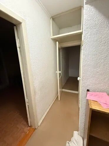кв час ночь: 1 бөлмө, Кыймылсыз мүлк агенттиги, Чогуу жашоосу жок, Жарым -жартылай эмереги бар