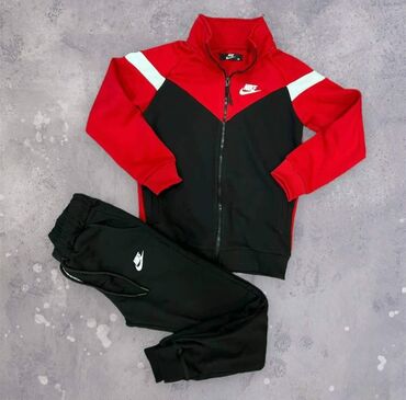 Komplet trenerke: Decije trenerke
Unisex
8 - 14
Uvoz Turska
3200 — 12