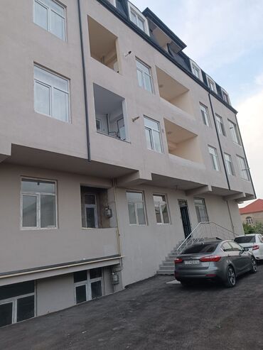 balaxani kiraye evler 2022: Bineqedide lepton markete yaxin 4/4 mertebesinde 3 otaqli ev 400 azn