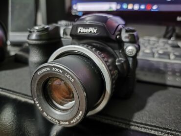 Фотоаппараты: Продаю фотоаппарат Fujifilm finepix s5000. Включается и пишет нет