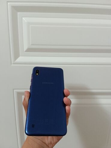 Samsung: Samsung A10, Б/у, 2 GB, цвет - Голубой, 2 SIM