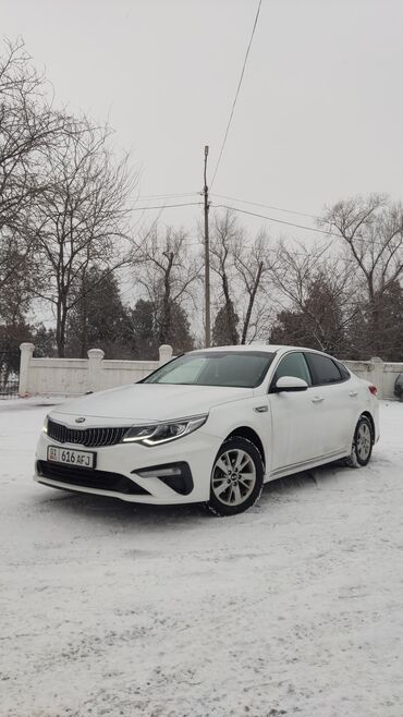 Легковой транспорт: Сдаю в аренду: Легковое авто