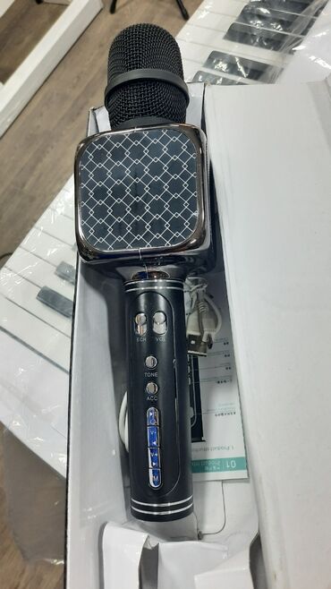 sd cart: Karaoke mikrafonu flaskart sd kart aux blutuz 
Temiz seslenmesi var