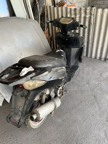 скутеры хонда: Скутер Honda, 125 куб. см, Бензин, Колдонулган
