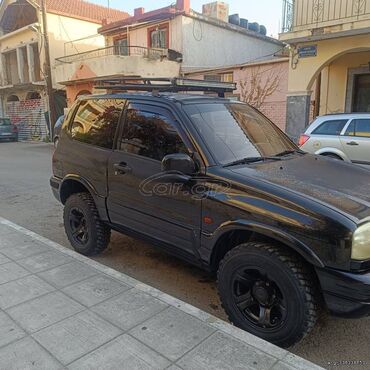 Suzuki Grand Vitara: 1.6 l | 2000 year 270000 km. SUV/4x4