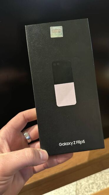 xperia z: Samsung Galaxy Z Flip 5, 256 GB, rəng - Bənövşəyi