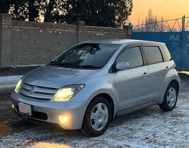 Toyota: Toyota ist: 2003 г., 1.5 л, Автомат, Бензин, Хэтчбэк