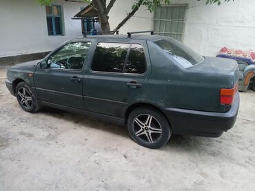 Volkswagen: Volkswagen Vento: 1994 г., 1.8 л, Механика, Бензин, Седан