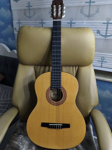 Klassik gitaralar: Salam klassik gitara satılır. 2 aydi alinib çox səliqəli istifadə -da lalafo.az — 2 Klassik gitaralar: Salam klassik gitara satılır. 2 aydi alinib çox səliqəli istifadə — 2