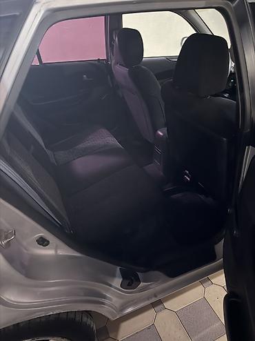 mazda 323 (bh): Mazda 323: 2001 г., 1.6 л, Механика, Бензин, Хэтчбэк — 6