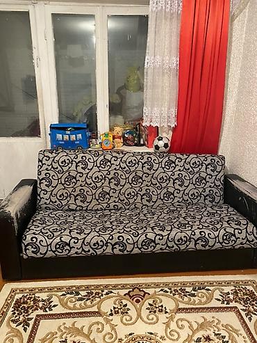 Диван сатылат! 1000с Состояние суроттогудой бирок отуруп колдонсо at lalafo.kg Диван сатылат! 1000с Состояние суроттогудой бирок отуруп колдонсо