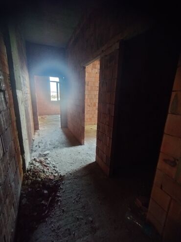 Digər kommersiya daşınmaz əmlakı: Xirdalan s Heydər Ə parkının yanında MCdonals üstünde 53.07 kv 10 — 6