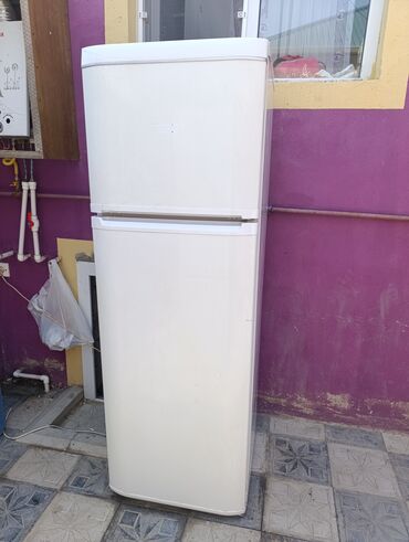 soyuducu hofman: İşlənmiş 2 qapılı Hotpoint Ariston Soyuducu Satılır, rəng - Ağ