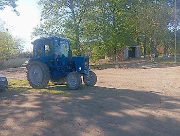 Digər kənd təssərüfat avadanlığı: Məhsul: Belarus markalı təkərli traktor Xüsusiyyətlər: - Korpus: mavi — 9
