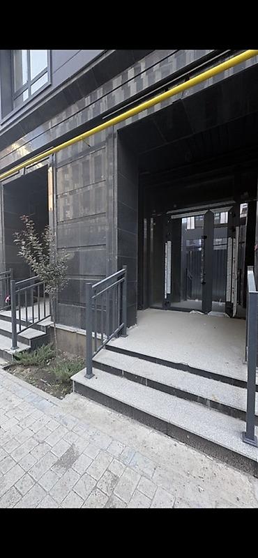 Сдаю Офис целиком: 157 м², В жилом комплексе, Без ремонта