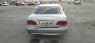 mercedes e220 cdi: Mercedes-Benz E 220: 2.2 l | 1998 il Sedan — 3