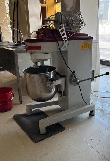 Moyka avadanlığı: Xemiryoguran aparat 60litrlik. Satilir 4000azn. Unvan 7mkr m 1001