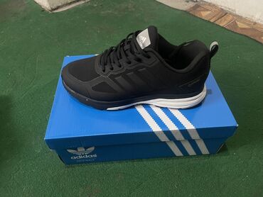 фирменные красовки: Кроссовки Adidas (модель с мембраной GORE‑TEX) 40 размер - Цвет