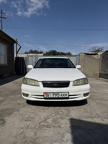 Продажа авто: Toyota Camry: 2001 г., Седан — 5